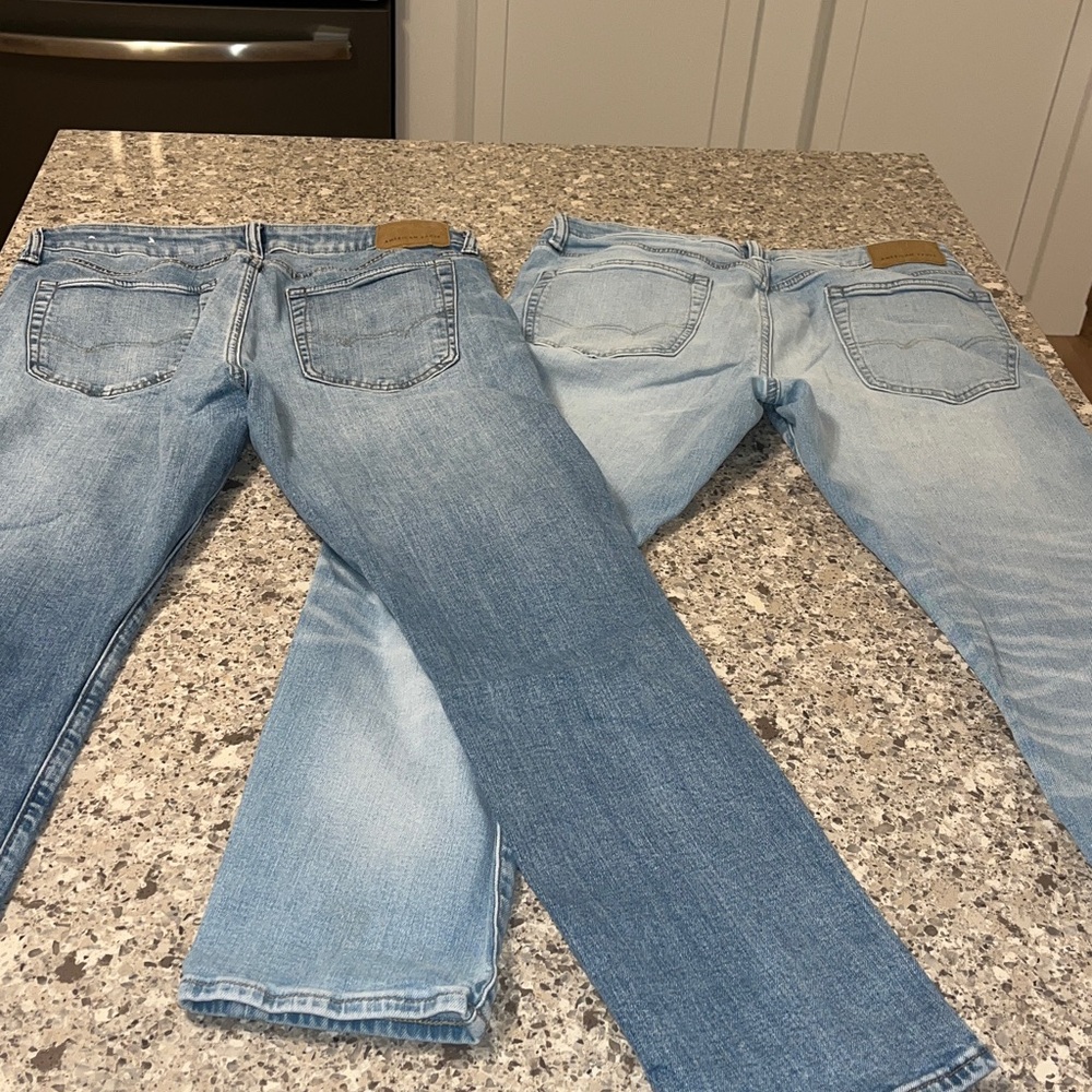 2 Pairs American Eagle Men’s Jeans - Picture 4 of 4